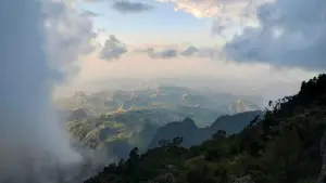 Backdrop to the movie "Le royaume des nuages" #800275