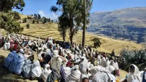 Backdrop to the movie "Le royaume des nuages" #800281
