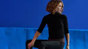 Backdrop to the movie "Canary Black" #622842