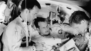 Backdrop to the movie "Apollo 13" #783906