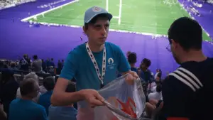 Backdrop to the movie "Bread and Games" #566356