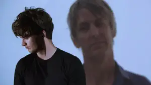 Backdrop to the movie "Pavements" #677518