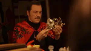 Backdrop to the movie "Broken Years" #776372