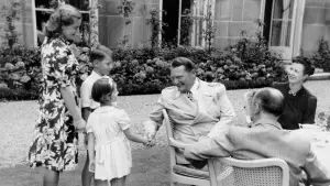 Backdrop to the movie "Terror und Champagner – Hitlers Stellvertreter in Paris" #681364