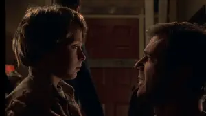 Backdrop to the movie "Signs" #670311