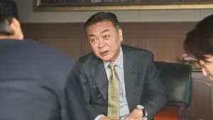 Backdrop to the movie "Lobby" #535129