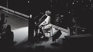 Backdrop to the movie "Raye - My 21st Century Blues Symphony (Live at The Royal Albert Hall)" #733960