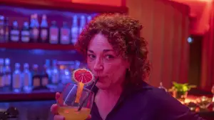 Backdrop to the movie "Auri" #813245