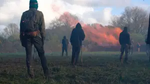 Backdrop to the movie "Red Forest" #552659