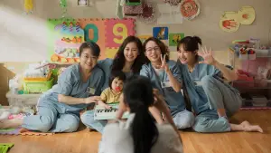 Backdrop to the movie "Sunshine Women