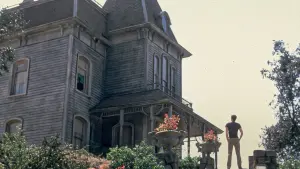 Backdrop to the movie "Psycho II" #379293