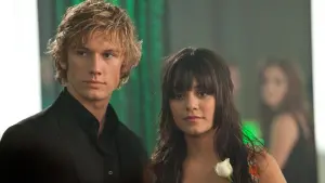 Backdrop to the movie "Beastly" #290473