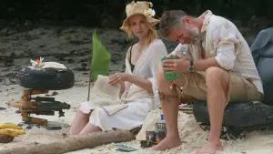 Backdrop to the movie "The Island" #387667