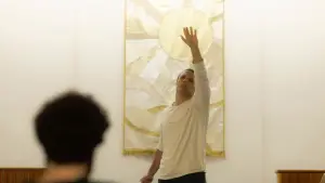 Backdrop to the movie "Inside" #698138