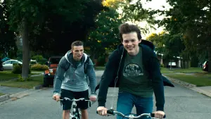 Backdrop to the movie "Giant Little Ones" #347010