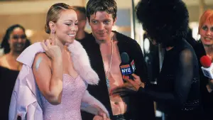 Backdrop to the movie "Glitter" #703735