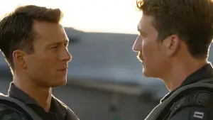 Backdrop to the movie "Top Gun: Maverick" #553362