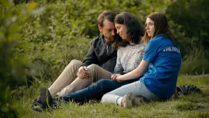 Backdrop to the movie "Holly" #757947