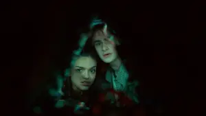 Backdrop to the movie "Y2K" #604459