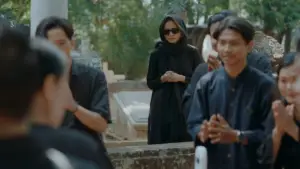 Backdrop to the movie "Tears of Faith" #789416