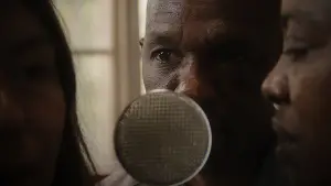 Backdrop to the movie "hold on to her" #757231