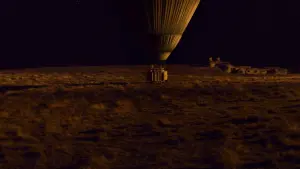 Backdrop to the movie "IO" #386569