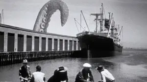 Backdrop to the movie "It Came from Beneath the Sea" #386399