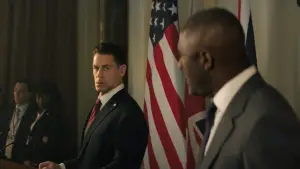 Backdrop to the movie "Heads of State" #585055