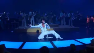 Backdrop to the movie "Elvis" #635696