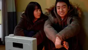 Backdrop to the movie "Moonlit Winter" #392399