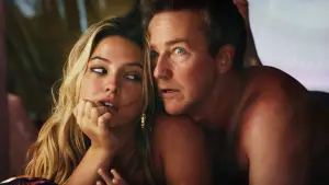 Backdrop to the movie "Glass Onion: A Knives Out Mystery" #592461