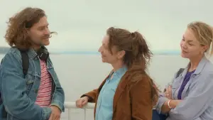 Backdrop to the movie "Love" #609433