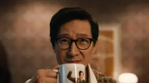 Backdrop to the movie "Love Hurts" #578213