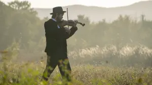 Backdrop to the movie "The Song of Names" #356424