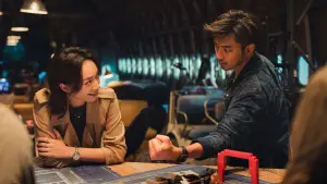 Backdrop to the movie "Breaking and Re-entering" #757792