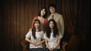 Backdrop to the movie "Love Untangled" #594314