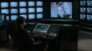 Backdrop to the movie "Sliver" #614359