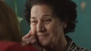 Backdrop to the movie "Crossing" #641245