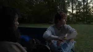 Backdrop to the movie "Bones and All" #811192