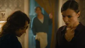 Backdrop to the movie "Louise" #788850