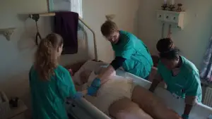 Backdrop to the movie "Home Sweet Home" #660220