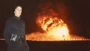 Backdrop to the movie "Never Look Away" #761931