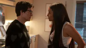 Backdrop to the movie "Love Hurts" #578184