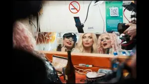 Backdrop to the movie "Queens of Joy" #541788