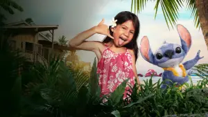 Backdrop to the movie "Lilo & Stitch" #548904