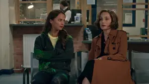 Backdrop to the movie "Tomb Raider" #620350