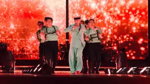 Backdrop to the movie "G-DRAGON IN CINEMA [Übermensch]" #784682