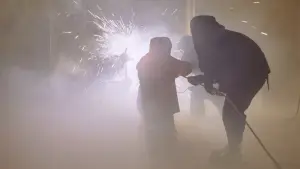 Backdrop to the movie "Thief" #863699