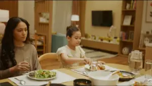 Backdrop to the movie "La Tahzan: Cinta, Dosa, Luka..." #672901