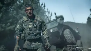 Backdrop to the movie "War Machine" #764123